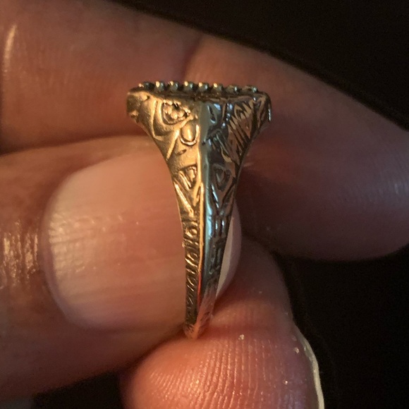 Ring - Picture 5 of 6